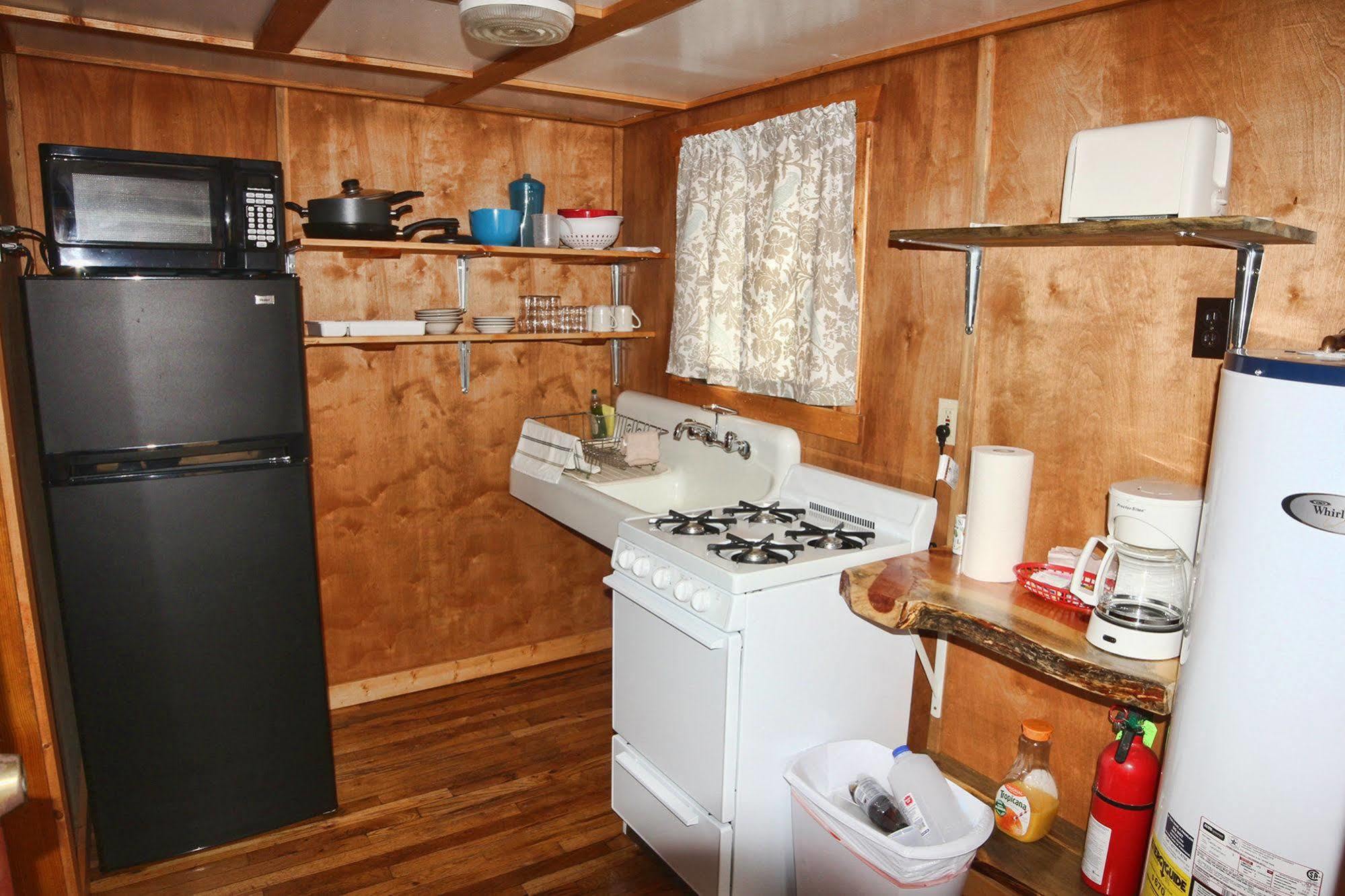 Tiny Town Cabins Estes Park Bagian luar foto